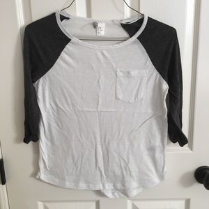 White and grey long t shirt